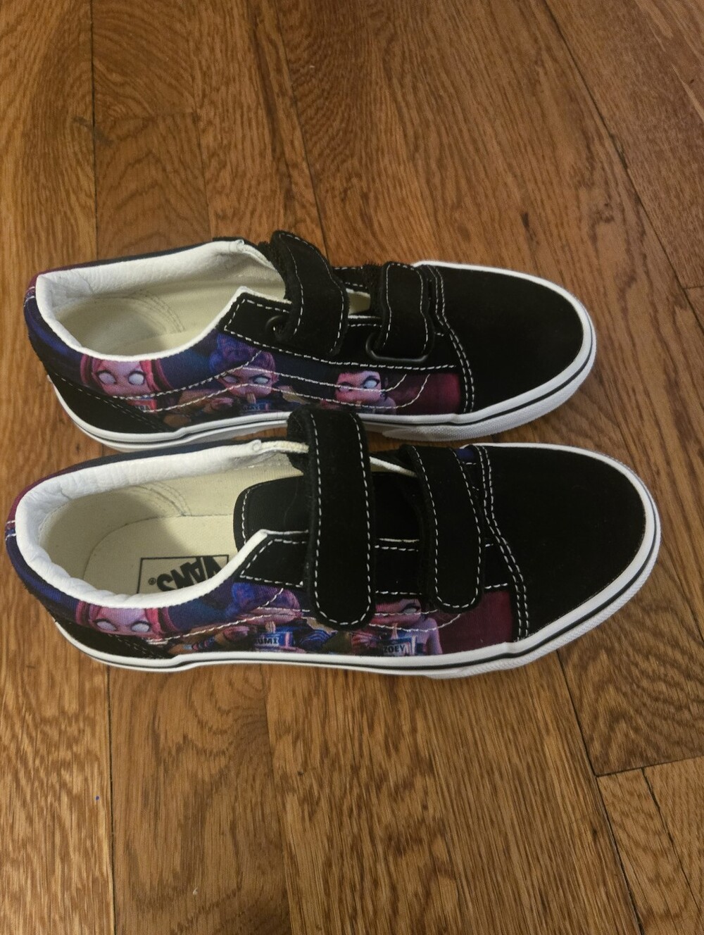 Vans KPop Demon Hunters Old Skool V Little Kids Black Purple White Size 2.5 NEW